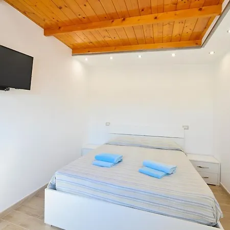 아파트 -spiaggia Dei Maronti A 20 Mt- Nuova Casa D'elite *